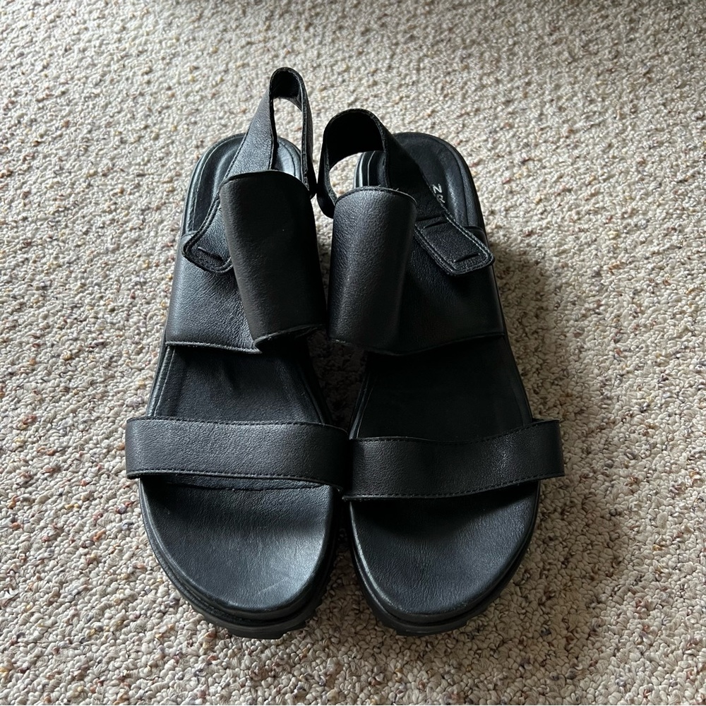 Black Eileen Fisher leather sandals size 10